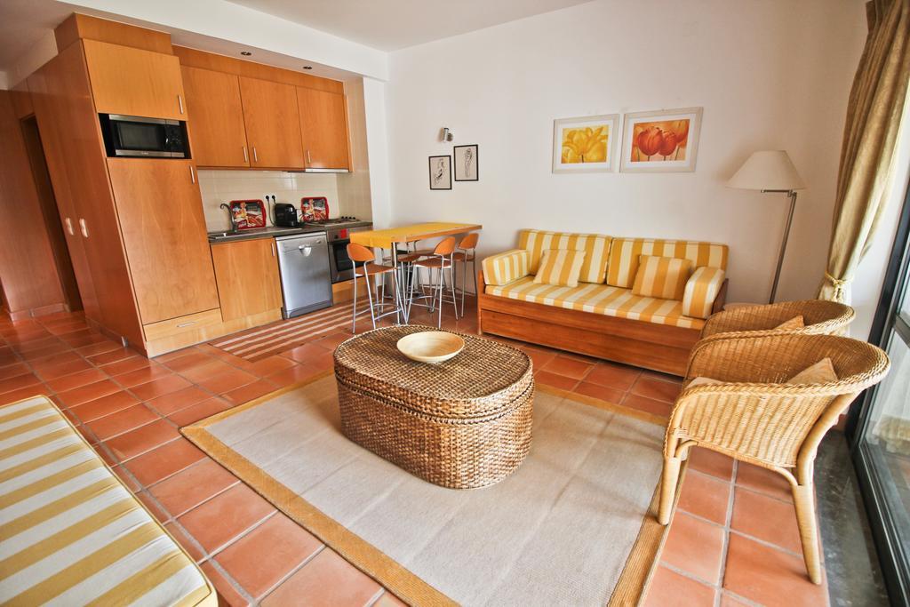 Apartamento T1 Em Lagos Com Piscina E Garagem Extérieur photo